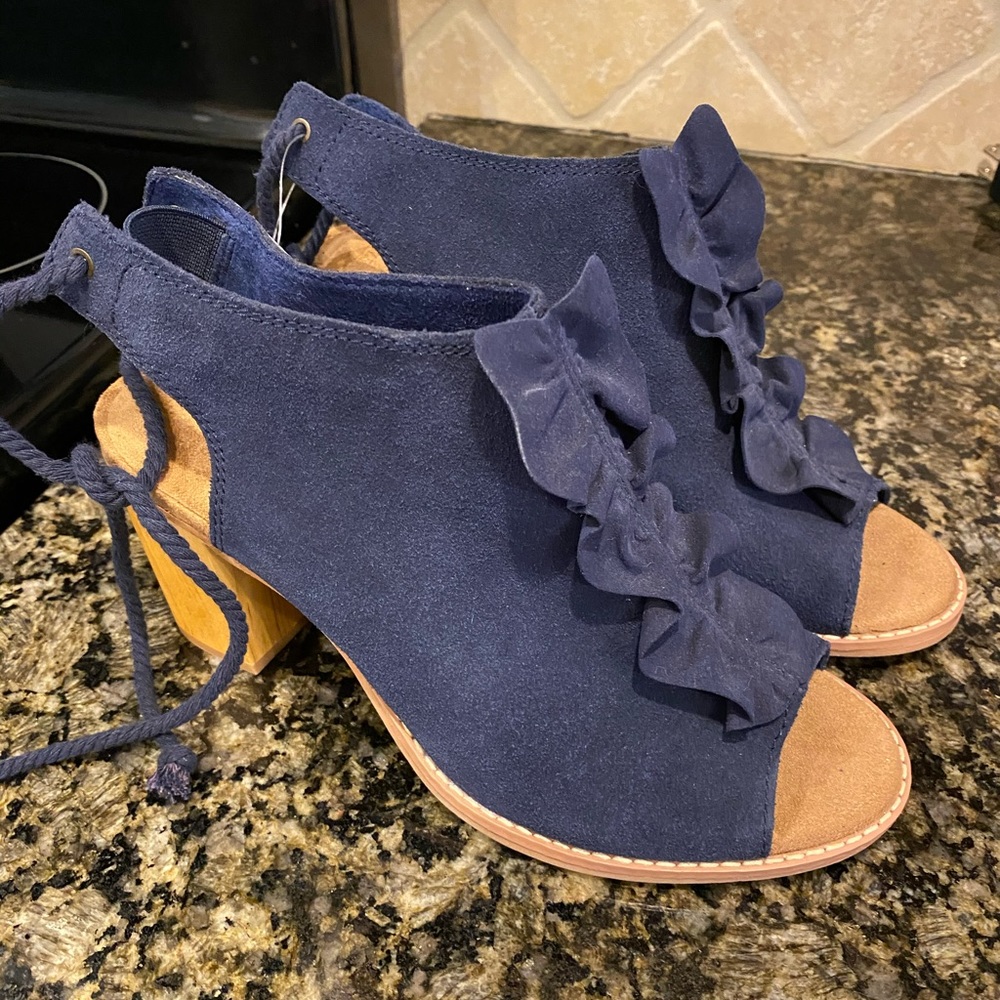 TOMS Elba Navy Suede Ruffle